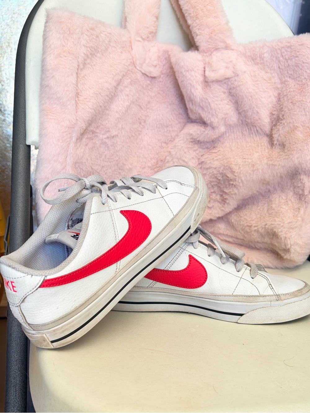 Nike White Leather Sneakers with Bright Pink Swoosh